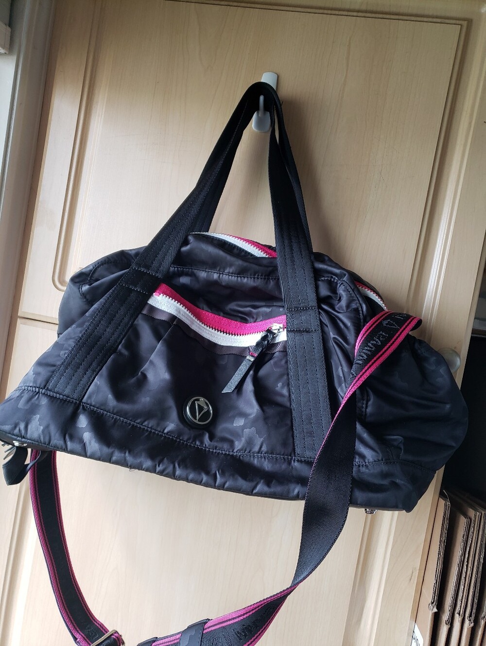 Ivivva Lululemon Black Nylon Gym/Duffel Bag with Pink Trim